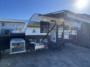 Lpt Caravan with slide out